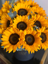 Cargar imagen en el visor de la galería, Sunflower Luxe Box