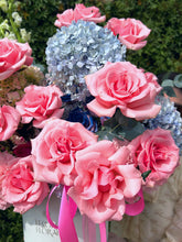 Cargar imagen en el visor de la galería, Royal Bloom Box