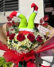 Cargar imagen en el visor de la galería, Big Grinch Bouquet