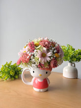 Cargar imagen en el visor de la galería, Arreglo Taza Hello Kitty