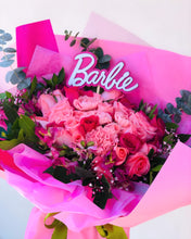 Cargar imagen en el visor de la galería, Ramo Barbie Sorprendente!
