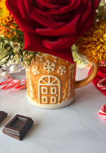 Cargar imagen en el visor de la galería, Casita de Jengibre Floral
