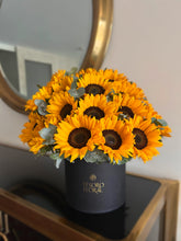 Cargar imagen en el visor de la galería, Sunflower Luxe Box
