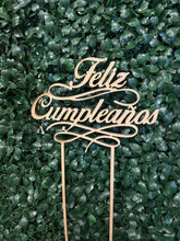 Cargar imagen en el visor de la galería, Detalle de Madera &quot;Feliz Cumpleaños&quot;
