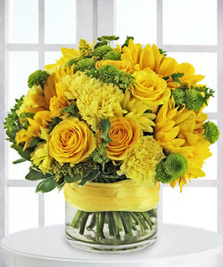 Arreglo con Variedad de Flores Amarillas